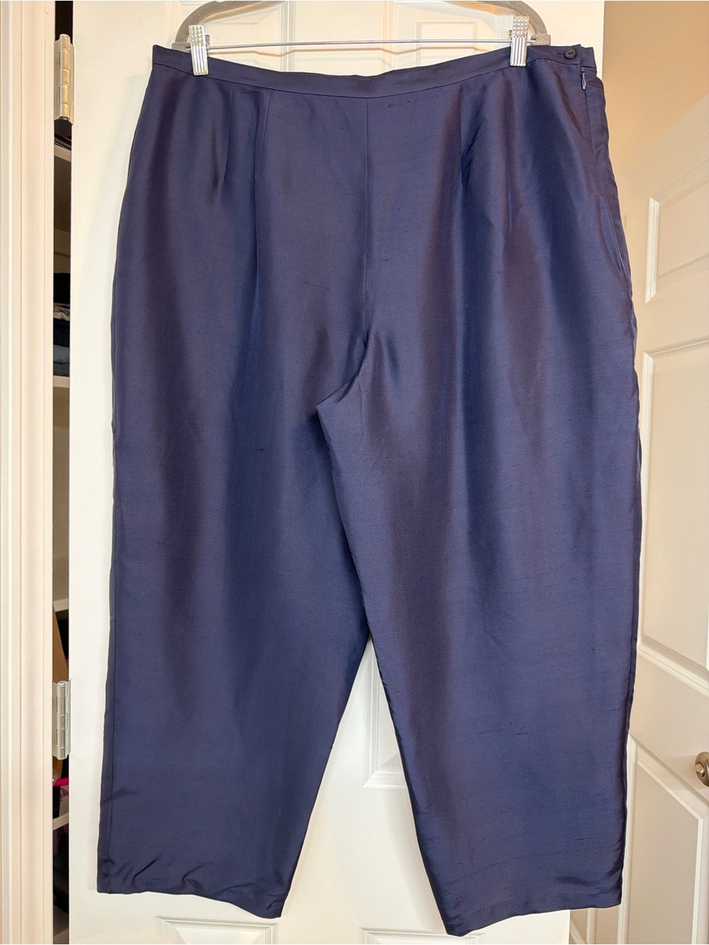 Sunny Leigh Women's Wide Leg Pants in Navy